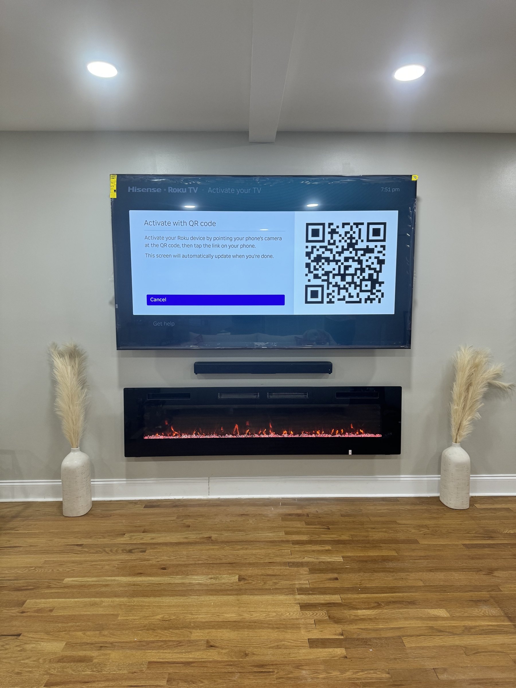 Install day: TV and linear fireplace freshly mounted in the same Union house, by SEIN ME